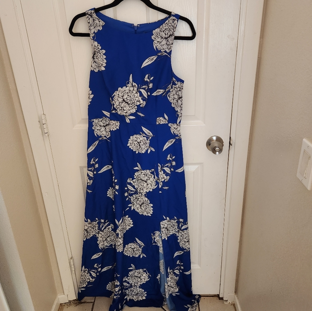 Vince Camuto Women's Maxi Dress size 8 Excellent Condition worn twice